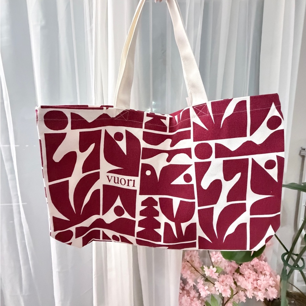 Vuori 2025 Holiday Tote Bag